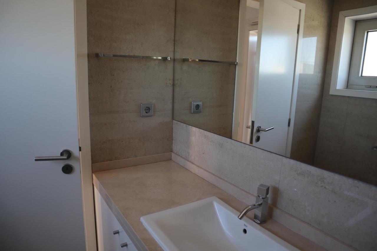 Villa Dos Salgados, 5Bdr, Beach Front, Near Salgados Golf Club Guia  Eksteriør billede
