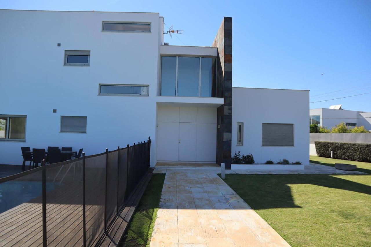 Villa Dos Salgados, 5Bdr, Beach Front, Near Salgados Golf Club Guia  Eksteriør billede