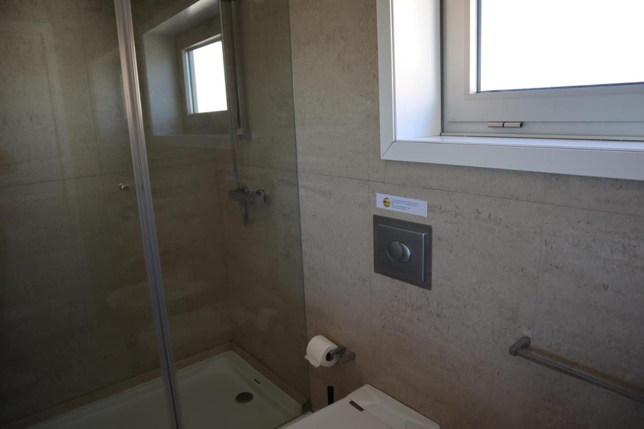 Villa Dos Salgados, 5Bdr, Beach Front, Near Salgados Golf Club Guia  Eksteriør billede